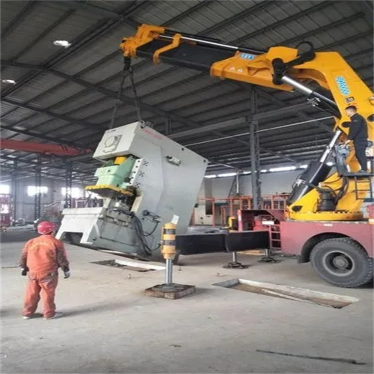 乐至80吨折臂吊车出租附近电话