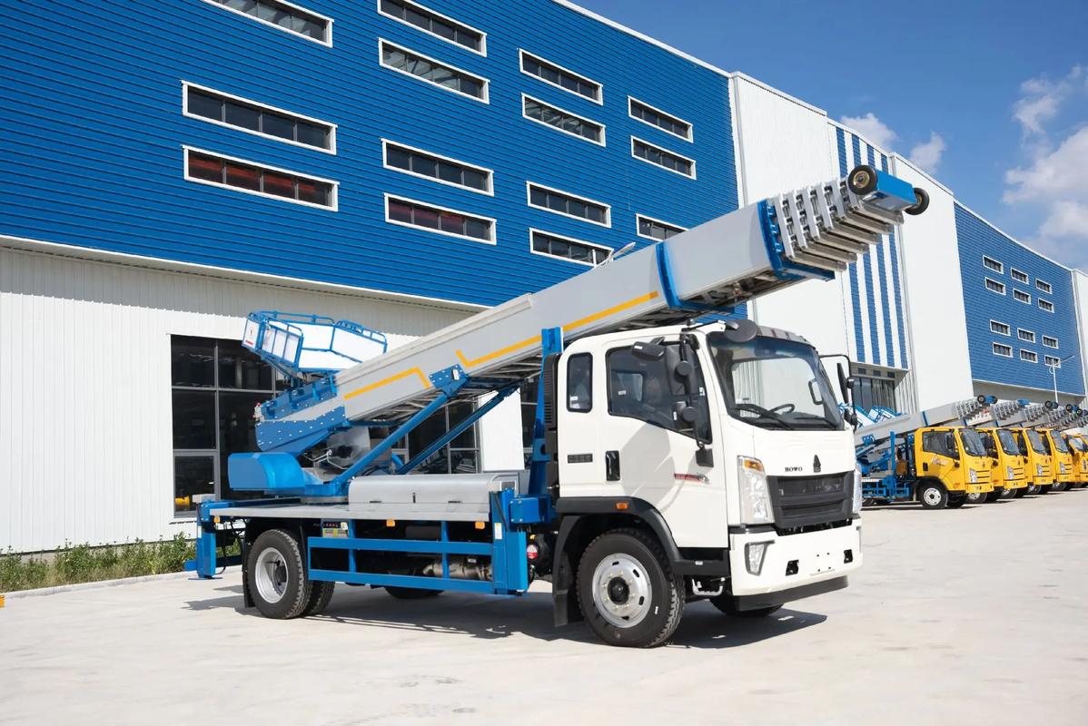 乐至出租云梯车高空作业车 建筑垃圾搬运